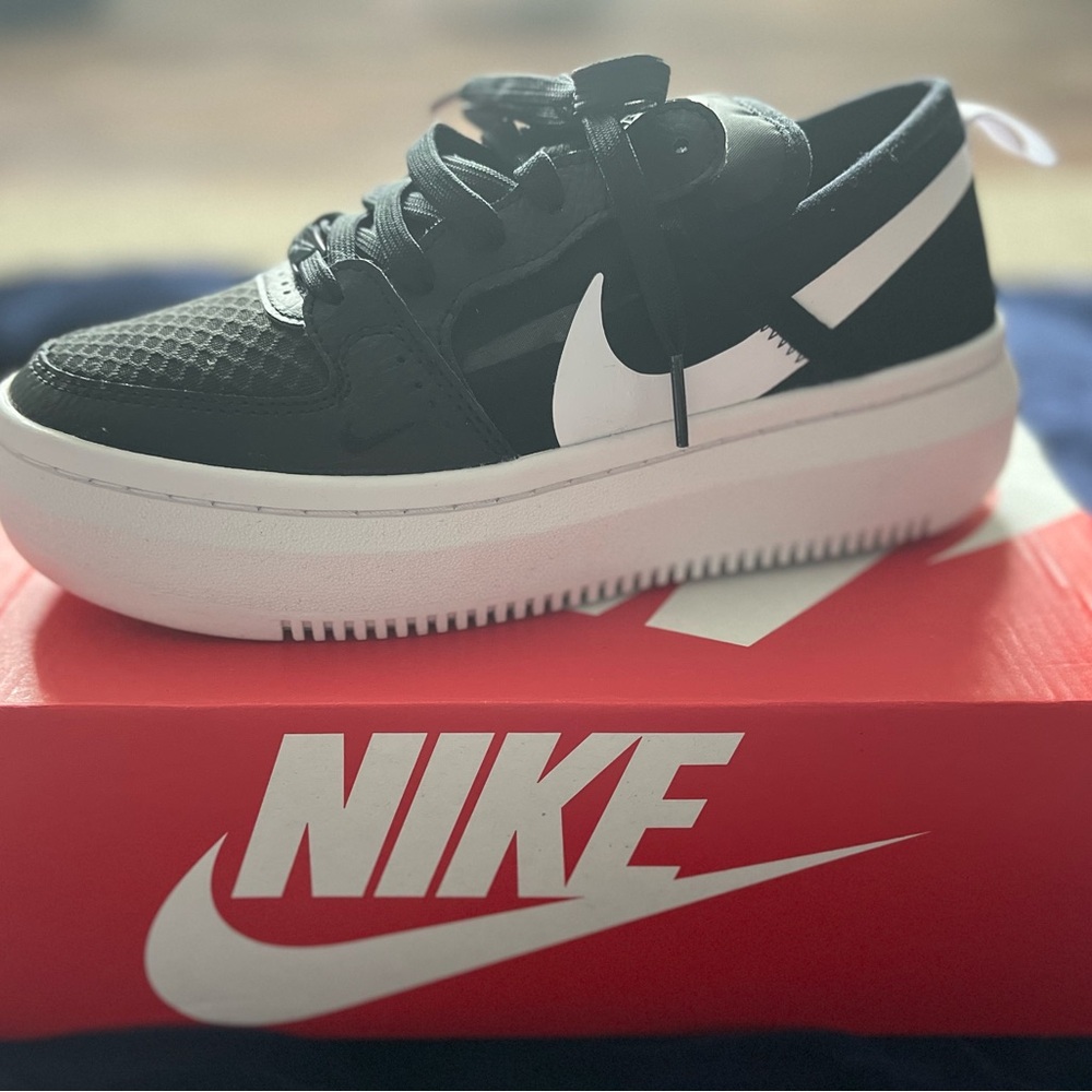 Nike Court Vision Alta